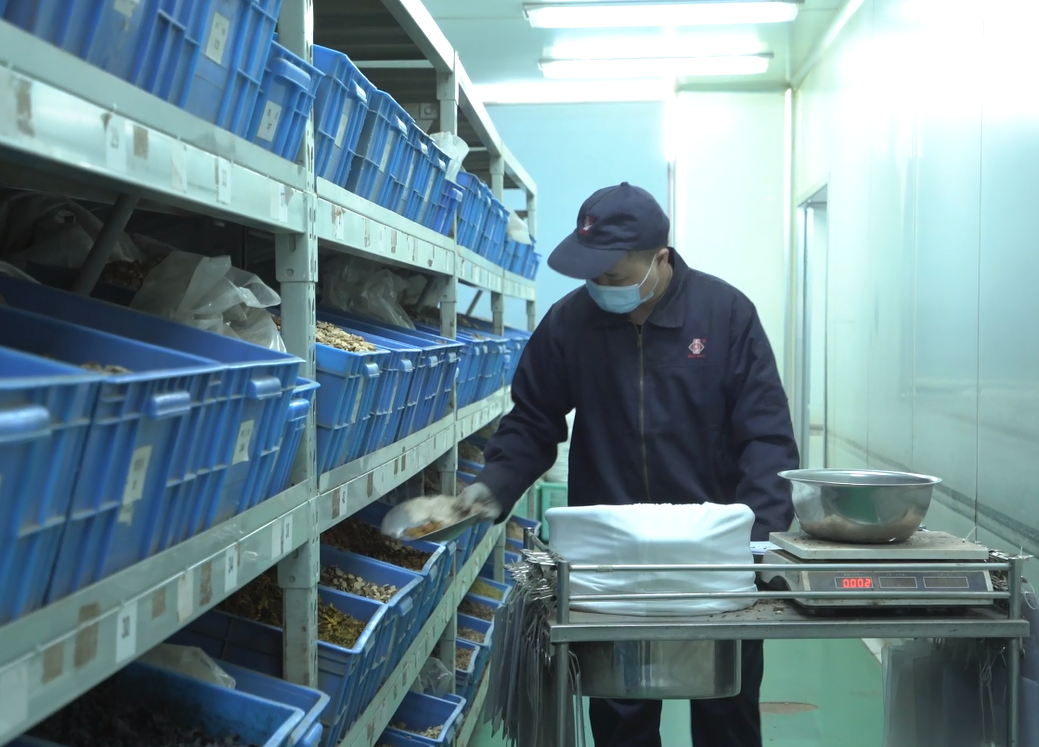 10萬帖！李良濟連夜熬制防疫方馳援上海，溫暖守“滬”！(圖7)